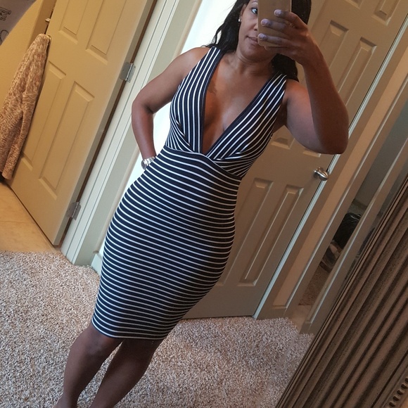 💙 NWOT LuLu’s Striped Dress 💙 - Picture 1 of 7